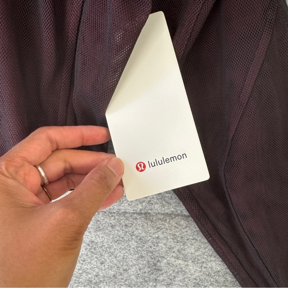 Lululemon Black Red Women's Reversible 1/2 Zip Up Mesh-on-mesh Jacket Size 12 - Picture 6 of 10